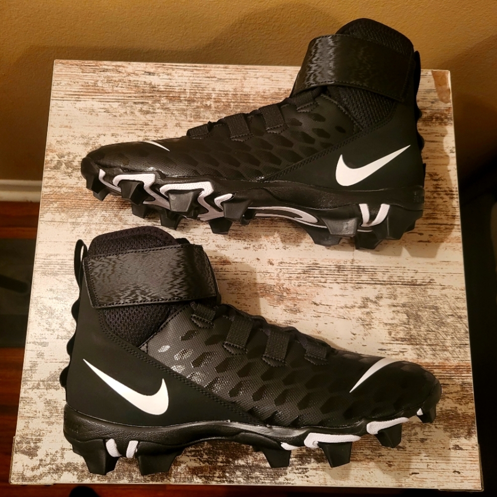 New Nike Savage Force Football Cleats